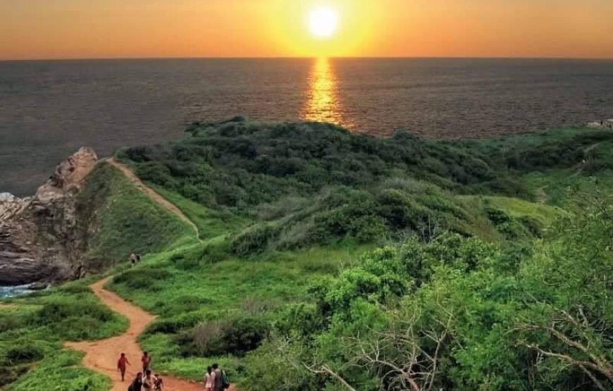 Atardecer En Punta Cometa